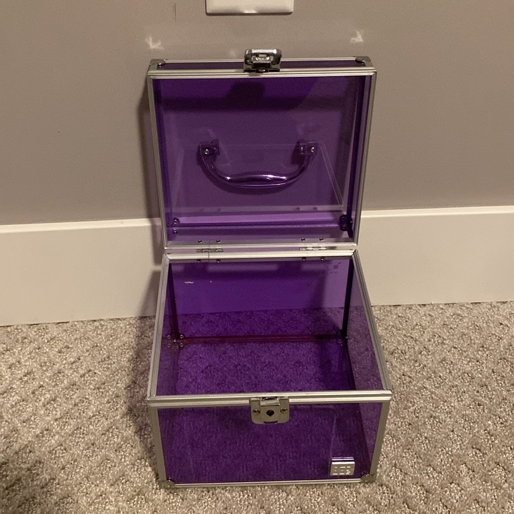 Mid Size Caboodle - Picture 2 of 3